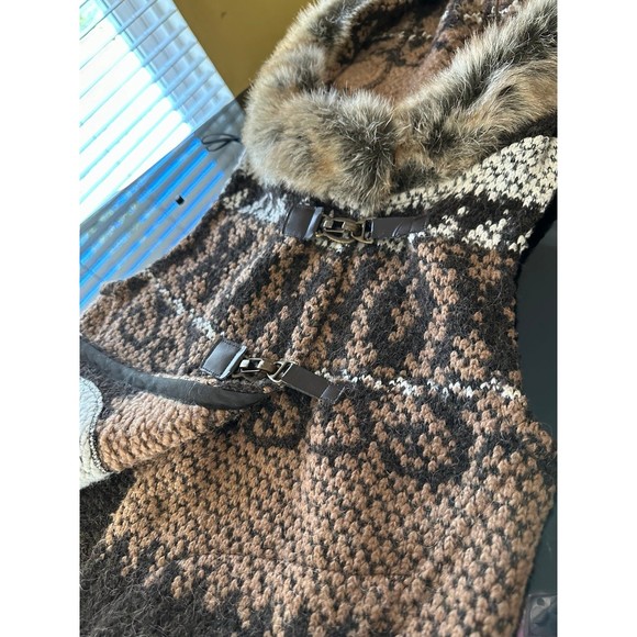 RARE Vtg ZARA Nordic Hooded Fur Trim Asymmetrical Toggle Buckle Sweater Vest S - Picture 11 of 12